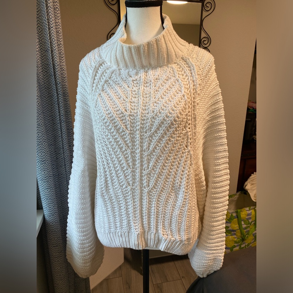 FREE PEOPLE Sweetheart Sweater 100% Cotton Mock Neck, Chunky Cable Knit Size Med